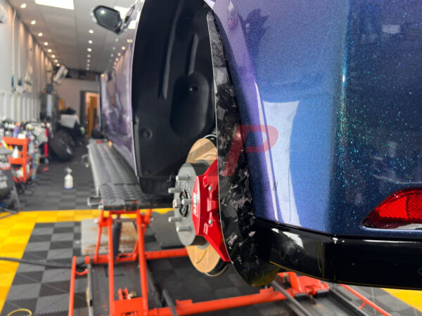 AP Toyota Yaris GR Glänzend Schwarz / Carbonfaser Kotflügelschutz / Schmutzfänger