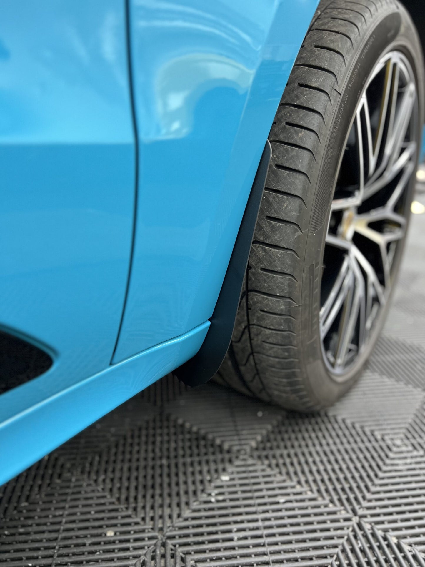 AP Porsche Macan Front Textured Black / Carbon Fibre Arch Guards / Mudflaps
