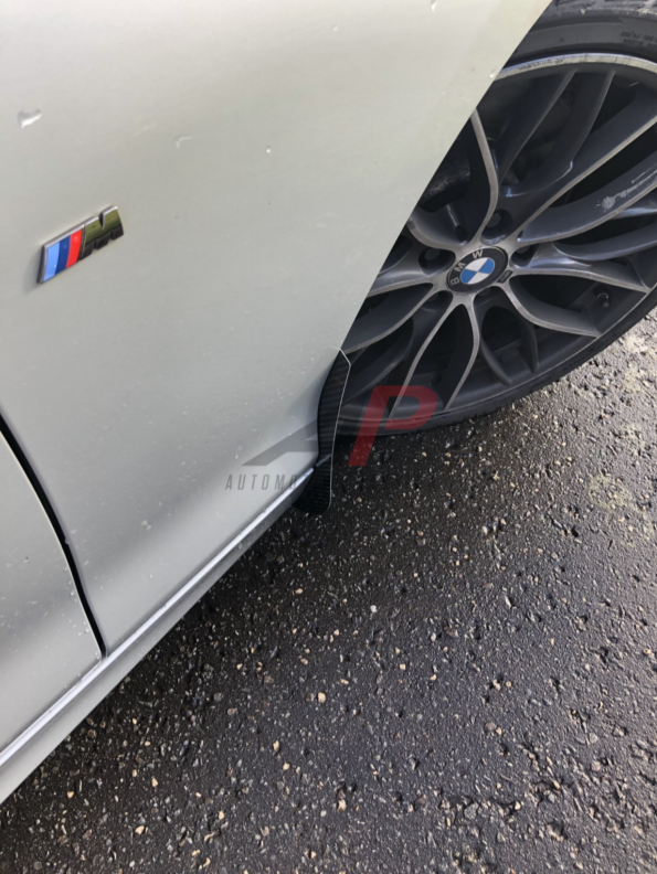 AP BMW Série 2, M235i et M240i Protections de passage de roue / Bavettes de garde-boue Noir Brillant / Fibre de Carbone (F22 | F23)