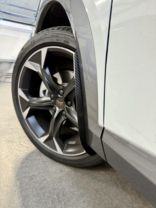 AP Cupra Formentor Noir Brillant / Garde-Boue / Bavettes de Protection d'Arc de Roue en Fibre de Carbone