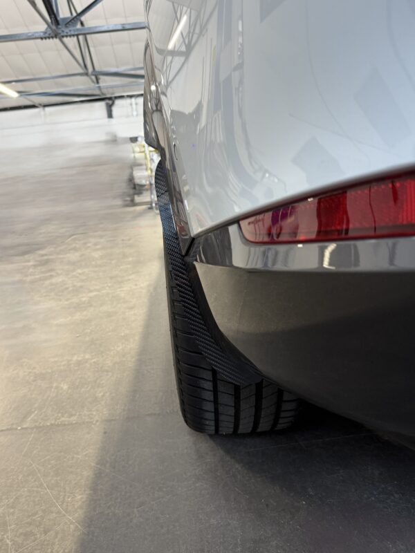AP Cupra Formentor Gloss Black / Carbon Fibre Arch Guards / Mudflaps