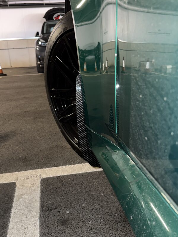 AP BMW M5 Front Carbon Fibre / Gloss Black Arch Guards / Mudflaps (G90 | G99)