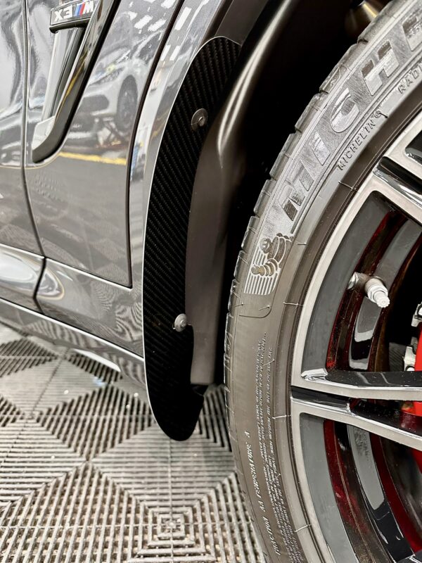 AP BMW X3 | X3M | X4 | X4M Glanzschwarz / Carbon Fiber Radlaufschutz / Schmutzfänger (F97 | F98 | G01 | G02 | G03)