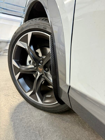 AP Cupra Formentor Gloss Black / Carbon Fibre Arch Guards / Mudflaps