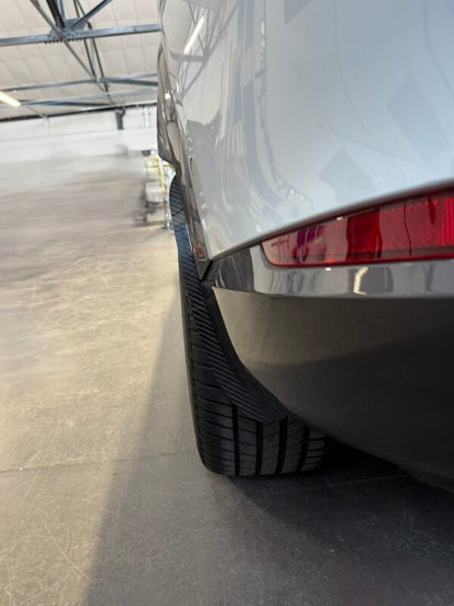 AP Cupra Formentor Gloss Black / Carbon Fibre Arch Guards / Mudflaps