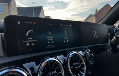 Mercedes EQA Klasse MBUX Instrumentenanzeige / Navigationsbildschirm Schutzfolien-Kit (H243)
