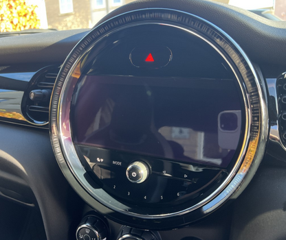 Mini navigation screen 8.8inch LCI2 installed with Gloss PPF screen protection kit. 